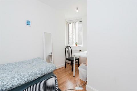 2 bedroom flat to rent, Sloane Avenue, Chelsea SW3