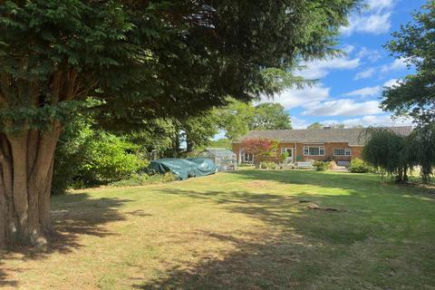 4 bedroom detached bungalow for sale, Newton Road, Rushden NN10