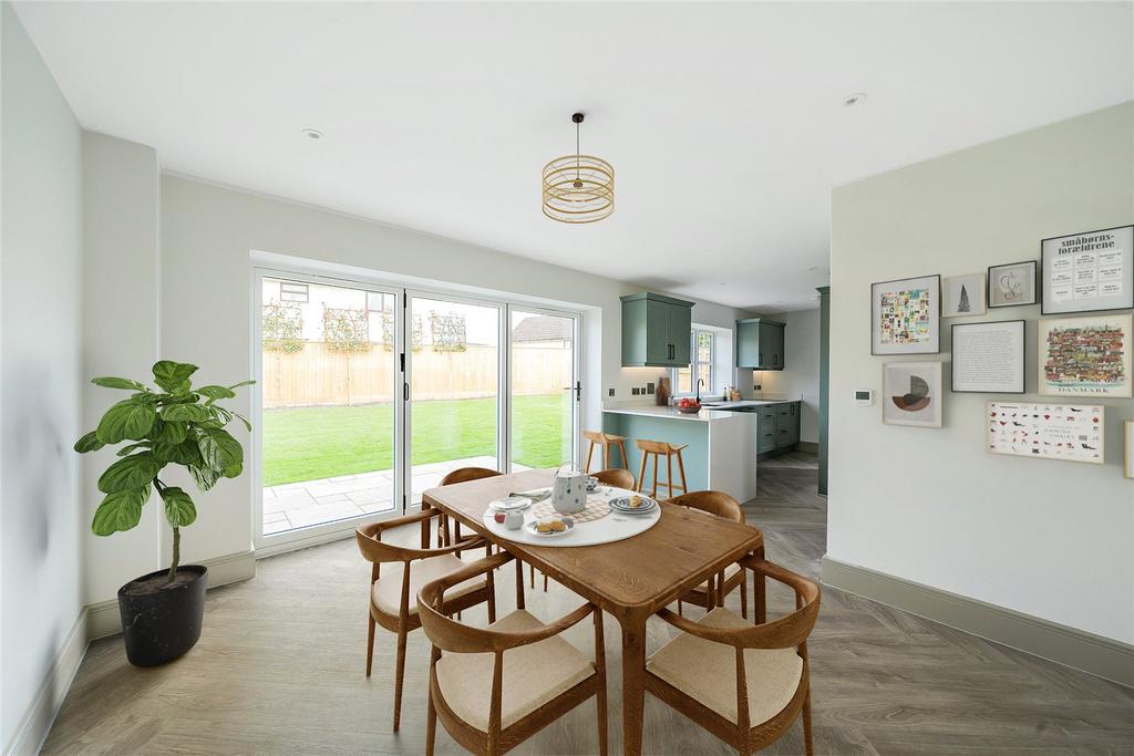 Kitchen / Dining