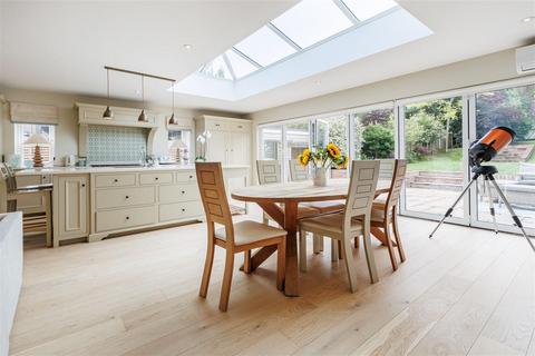 45 Morgan Crescent, Theydon Bois, Epping, CM16 7DU
