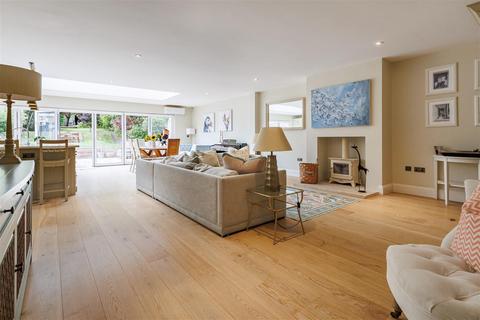 45 Morgan Crescent, Theydon Bois, Epping, CM16 7DU