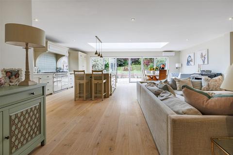 45 Morgan Crescent, Theydon Bois, Epping, CM16 7DU