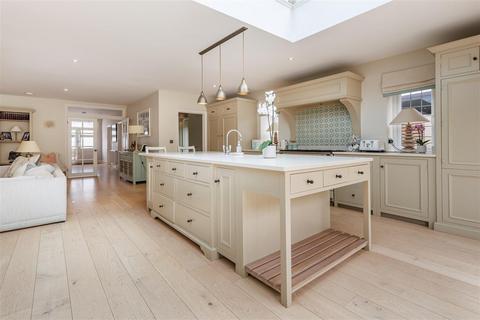 45 Morgan Crescent, Theydon Bois, Epping, CM16 7DU