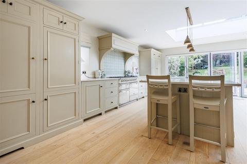 45 Morgan Crescent, Theydon Bois, Epping, CM16 7DU