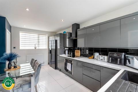 84 Crossfield Lane, Skellow, Doncaster, DN6 8PS