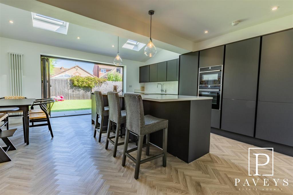Kitchen dining family room