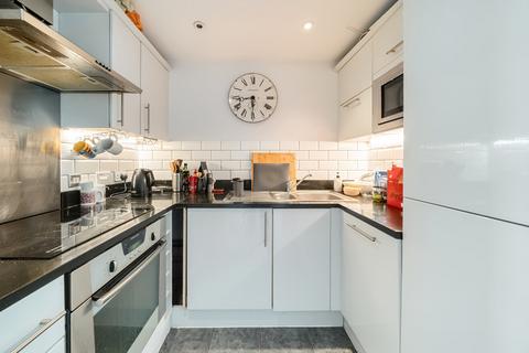 2 bedroom apartment for sale, Chiswick High Road, London