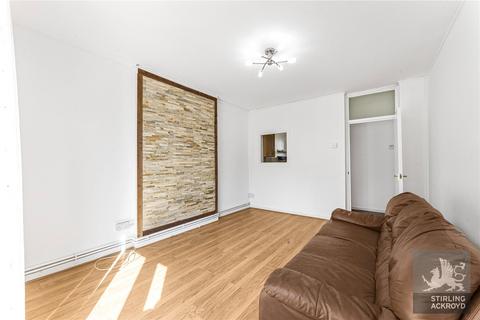 3 bedroom apartment to rent, Warwick Grove, London, E5