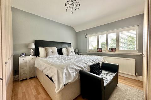 3 Melksham Drive, Romford, RM3 8QU