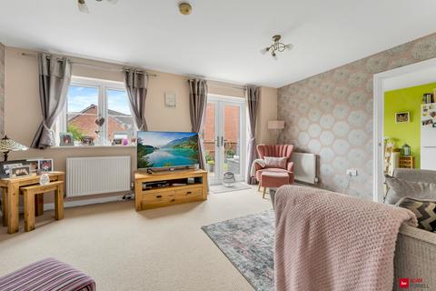 3 bedroom end of terrace house for sale, Outlands Drive, Hinckley, Leicestershire