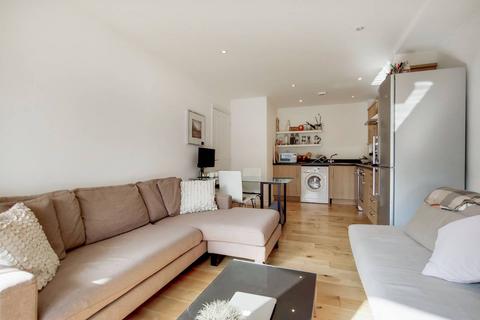 1 bedroom flat to rent, Taylor House, Westferry, London, E14