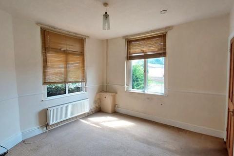 2 bedroom end of terrace house for sale, Wellingborough Road, Earls Barton, Northamptonshire NN6