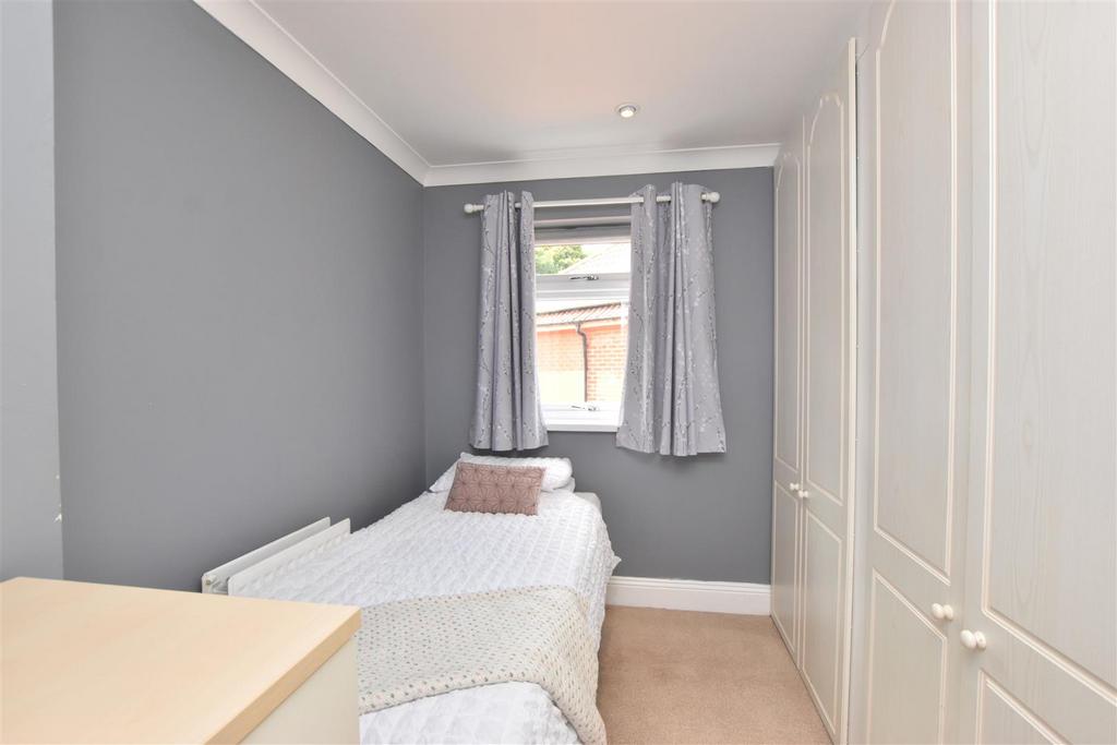 Bedroom 4 (side)