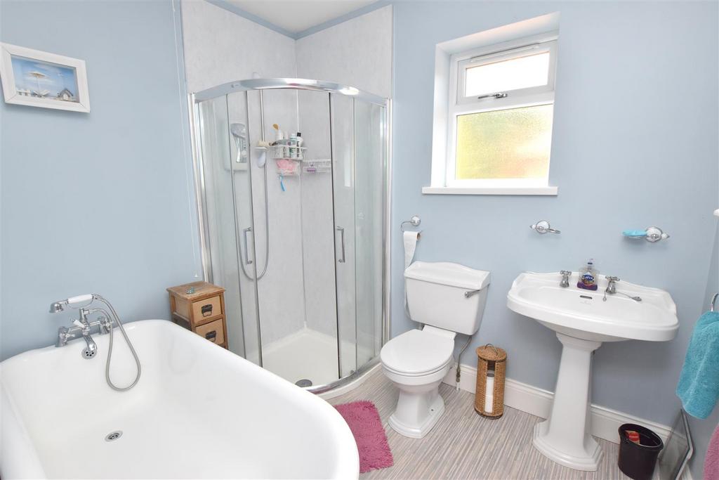 Family bathroom/wc