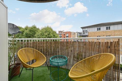 2 bedroom flat for sale, Westpoint Grenade Street Westferry E14