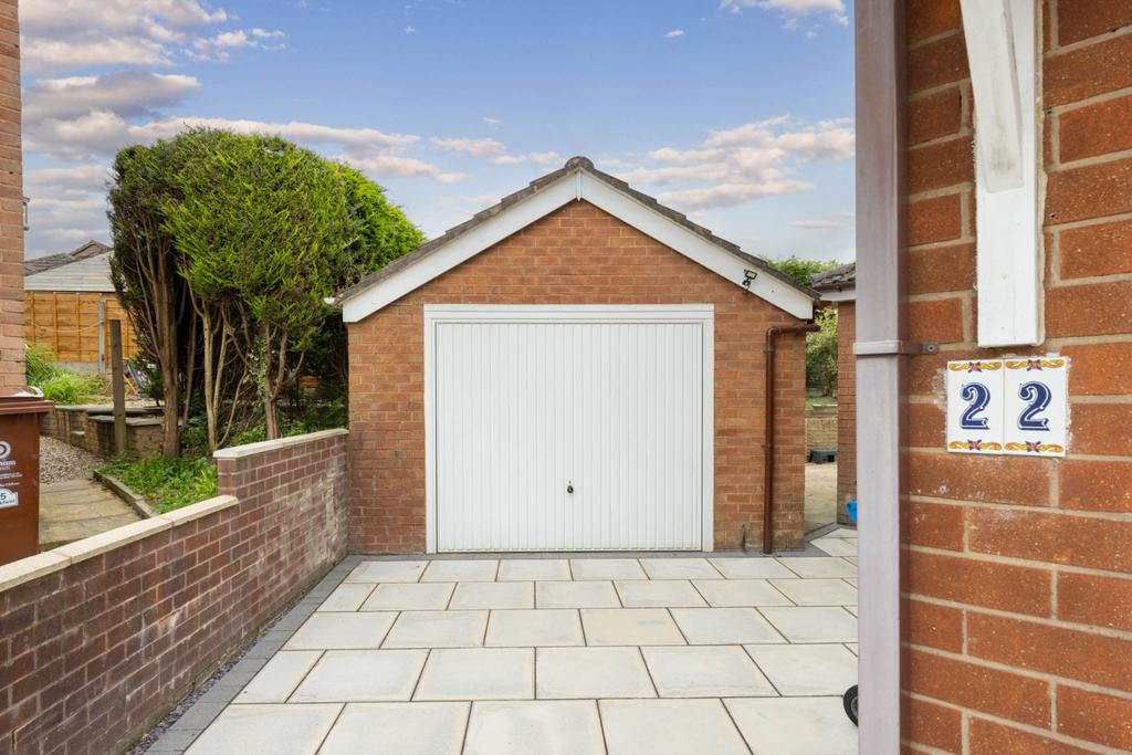 Garage/ Parking for 2/3 cars