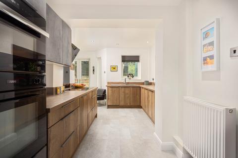 22 Brookfield, Shaw, Oldham, OL2 7QQ
