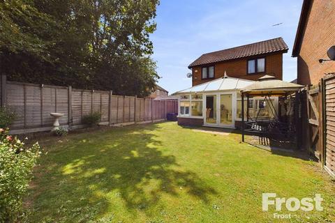 3 bedroom detached house for sale, Bedfont Close, Feltham, TW14