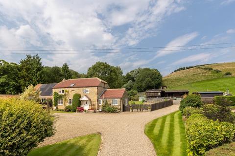 4 bedroom detached house for sale, Ebberston YO13