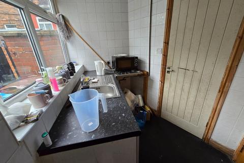 131 Block Lane, Chadderton, Oldham, OL9 7RU