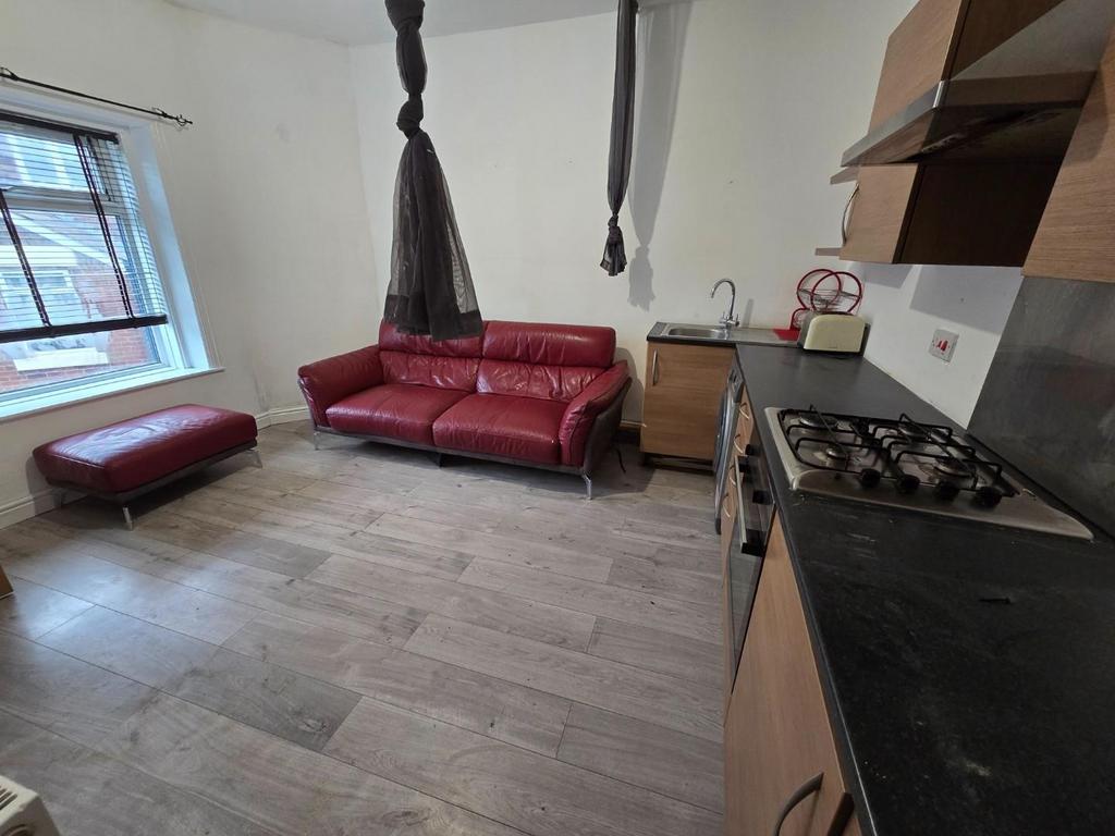 First Floor Flat Lounge/Kitchen
