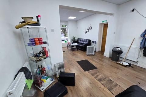 131 Block Lane, Chadderton, Oldham, OL9 7RU