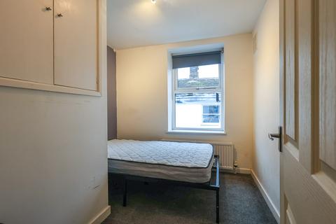 1 bedroom end of terrace house for sale, Pierce Street, Macclesfield SK11