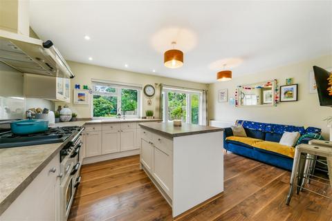 3 bedroom detached house for sale, Ferndale Road, Banstead