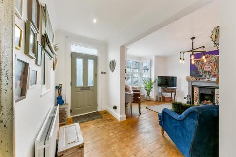 36 Ferndale Road, Banstead, SM7 2EX