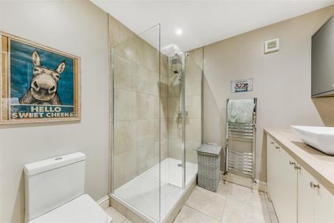 36 Ferndale Road, Banstead, SM7 2EX