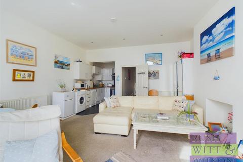 2 bedroom flat to rent, Marina, St. Leonards-On-Sea