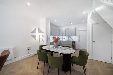 4 bedroom terraced house to rent, Handley Drive, Greenwich, SE3