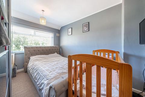 28 Thackeray Close, Uxbridge, UB8 3DW