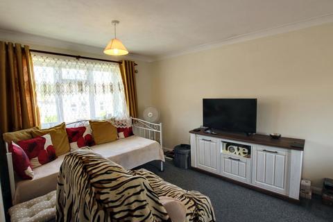 2 bedroom flat for sale, Gordon Road, Keston House Gordon Road, RH16