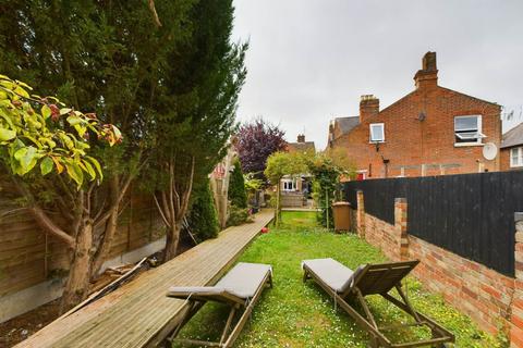 3 bedroom end of terrace house for sale, Wendover Road, Aylesbury HP21