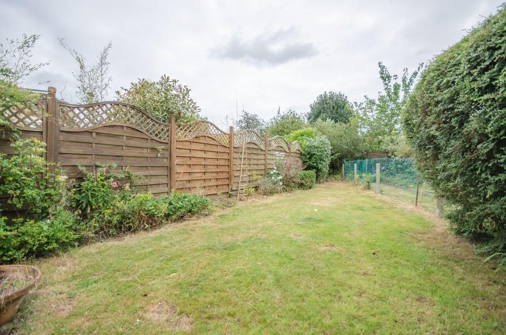 Rear garden pic 2.jpg