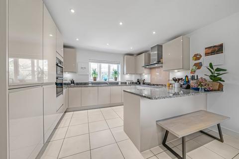 5 bedroom detached house for sale, Tinchurch Drive, Burgess Hill, West Sussex, RH15