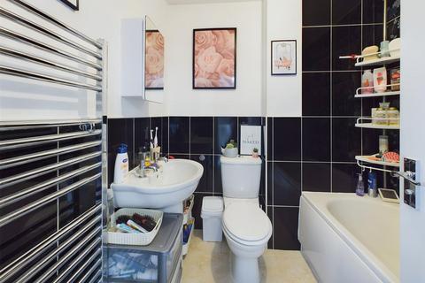 10 Arlington Road, Brockworth, Gloucester, GL3 4GB
