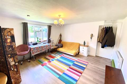 38 Nash Close, Welham Green, Hatfield, AL9 7NN