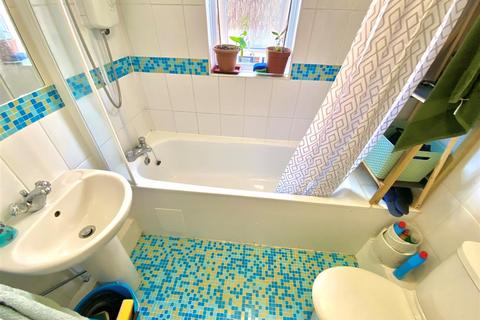 38 Nash Close, Welham Green, Hatfield, AL9 7NN