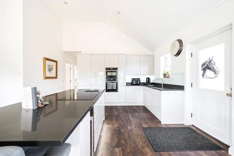 Wayland Stables Beacon Lane, Winterbourne, Bristol, BS36 1SB