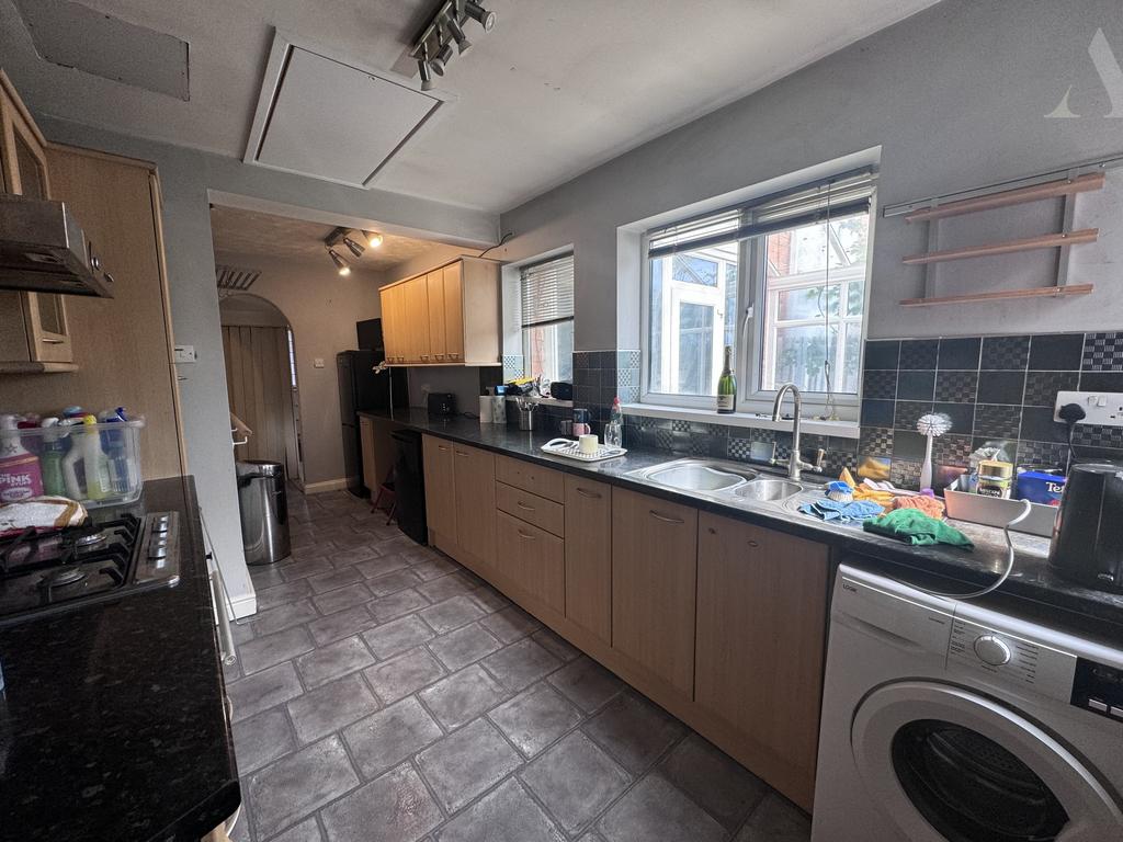 308 Hobs Moat Road kitchen 3