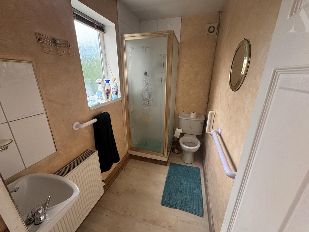 308 Hobs Moat Road downstairs shower room