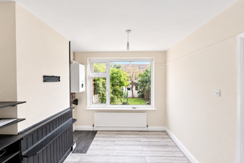 3 bedroom terraced house to rent, Maypole Crescent,  Ilford, IG6