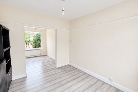 3 bedroom terraced house to rent, Maypole Crescent,  Ilford, IG6