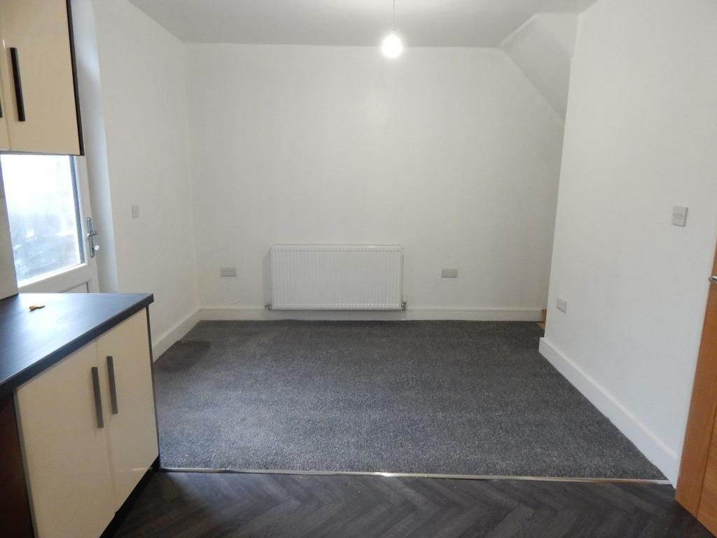 Kitchen/Dining Area