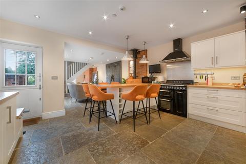 33 Exchange Road, Ascot, SL5 7AW
