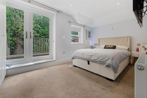 33 Exchange Road, Ascot, SL5 7AW
