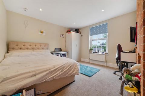 33 Exchange Road, Ascot, SL5 7AW