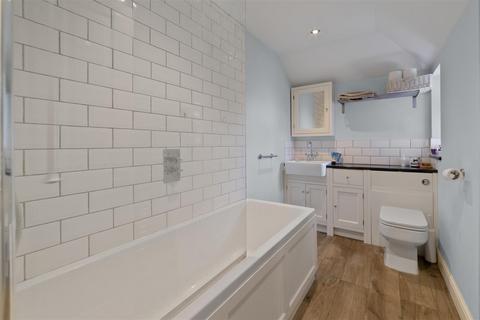 33 Exchange Road, Ascot, SL5 7AW
